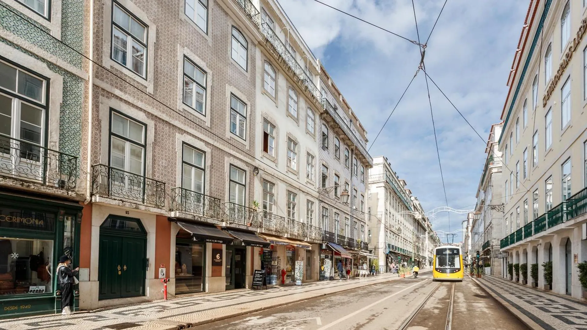 Modern Apartament In The Heart Of Chiado location