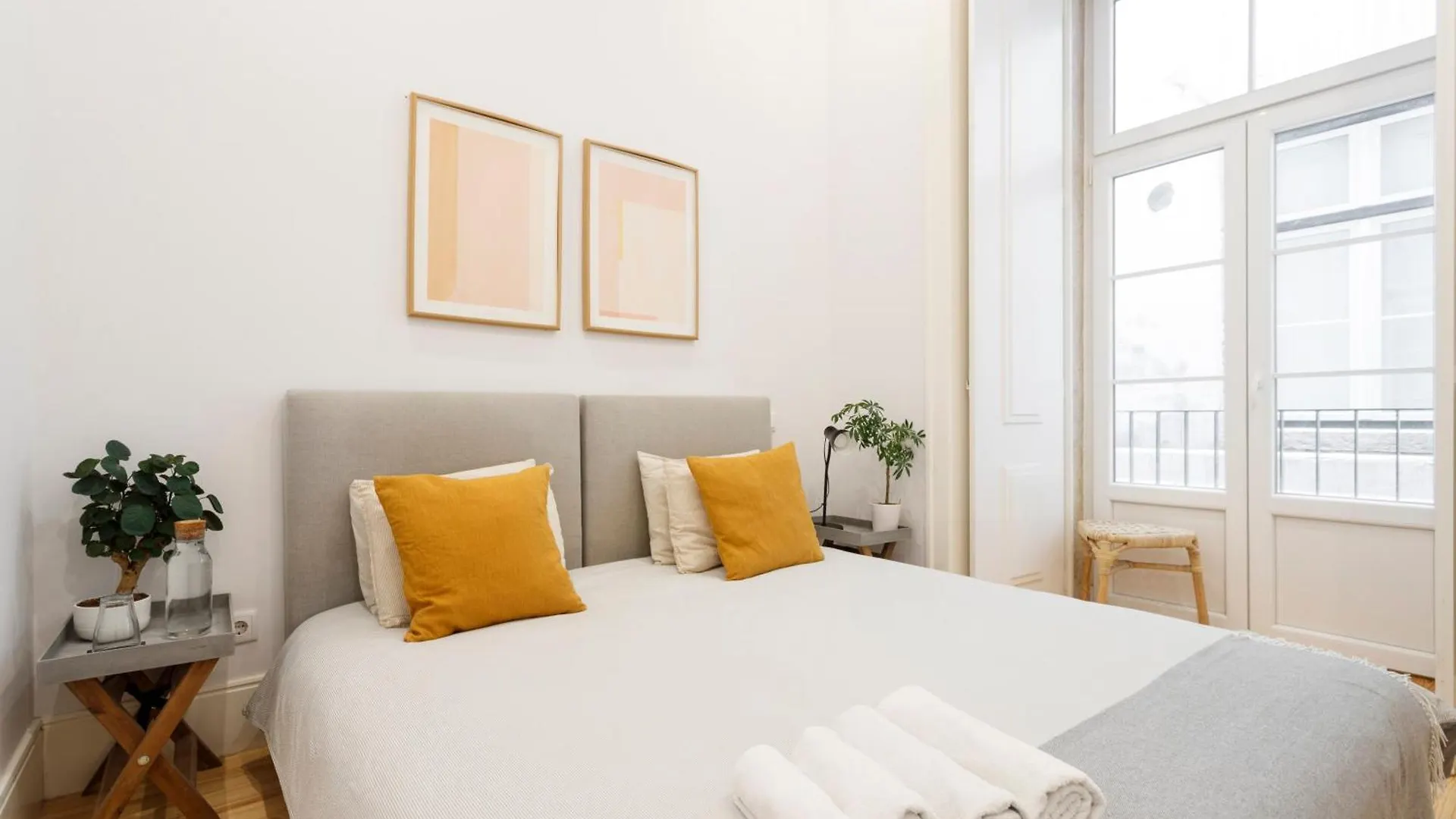 Apartment Modern Apartament In The Heart Of Chiado Lisbon Portugal